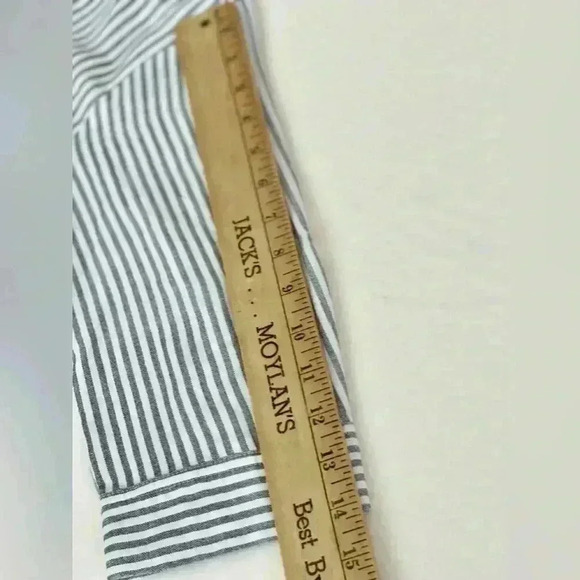 Karlie gray, and white striped tunic longer hem line in the back 100% cotton LG - Picture 7 of 7